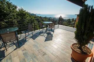 Отели типа «постель и завтрак» Hotel in Nature/Отель в природе Батуми Номер с кроватью размера «king-size»-1